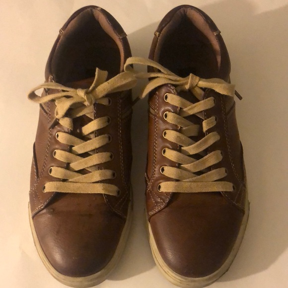 Steve Madden Tan Casual Sneaker - Picture 1 of 2